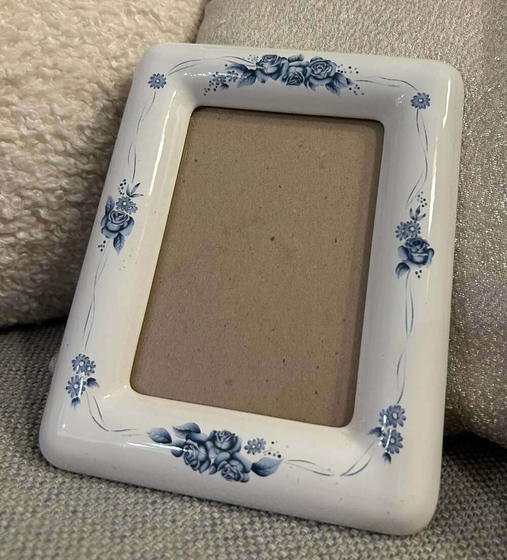 Ceramic Picture Frame Blue Roses 4x6 - Picture 4 of 5